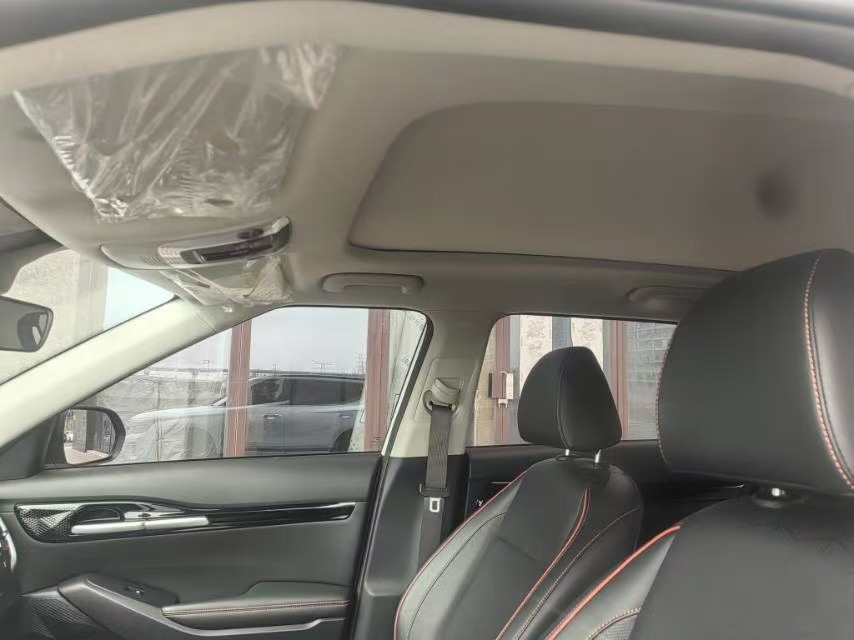 Kia Seltos 2024 car image #2