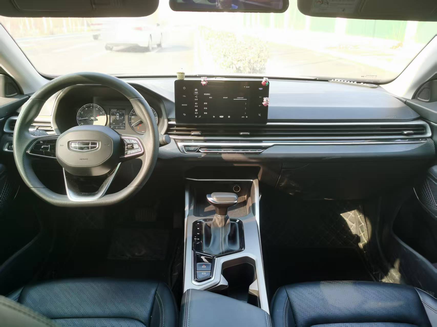 GEELY Emgrand 2023 #4 GEELY Emgrand 2023 car image #4