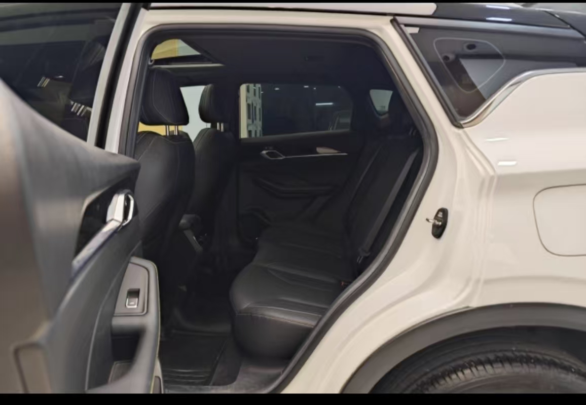 GEELY Coolray 2024 car image #11