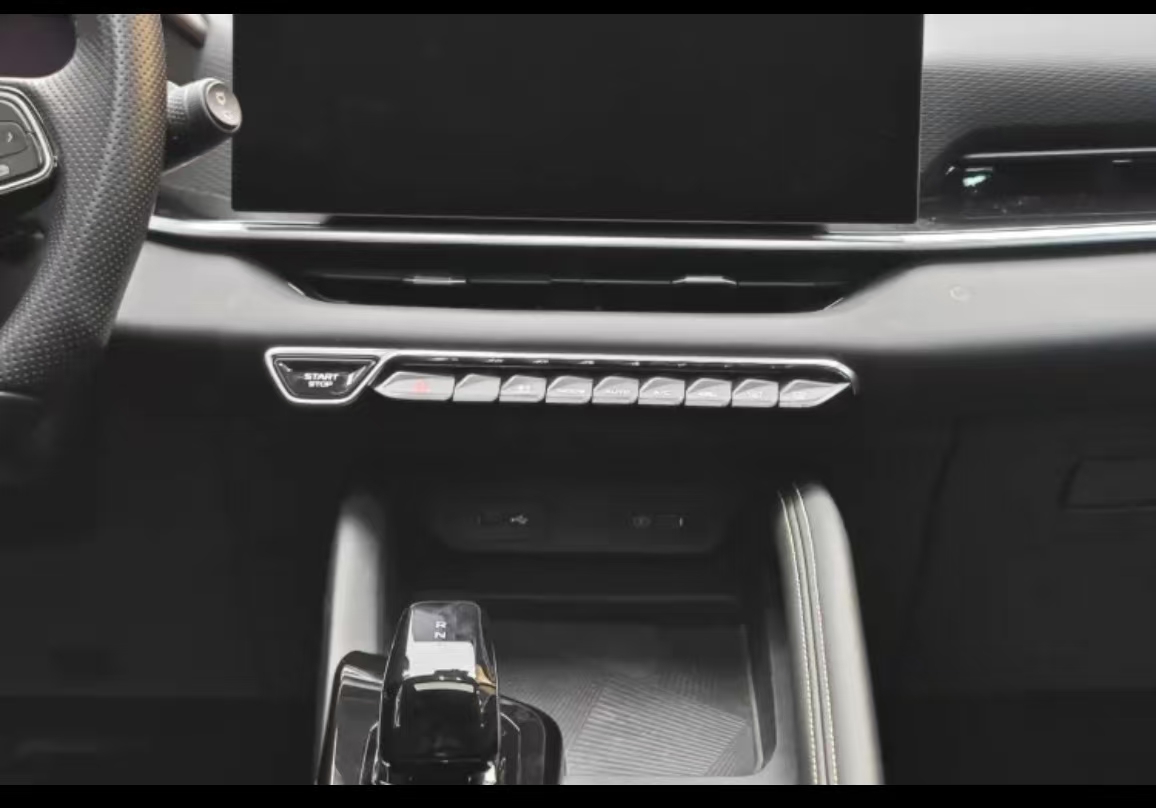 GEELY Coolray 2024 car image #2
