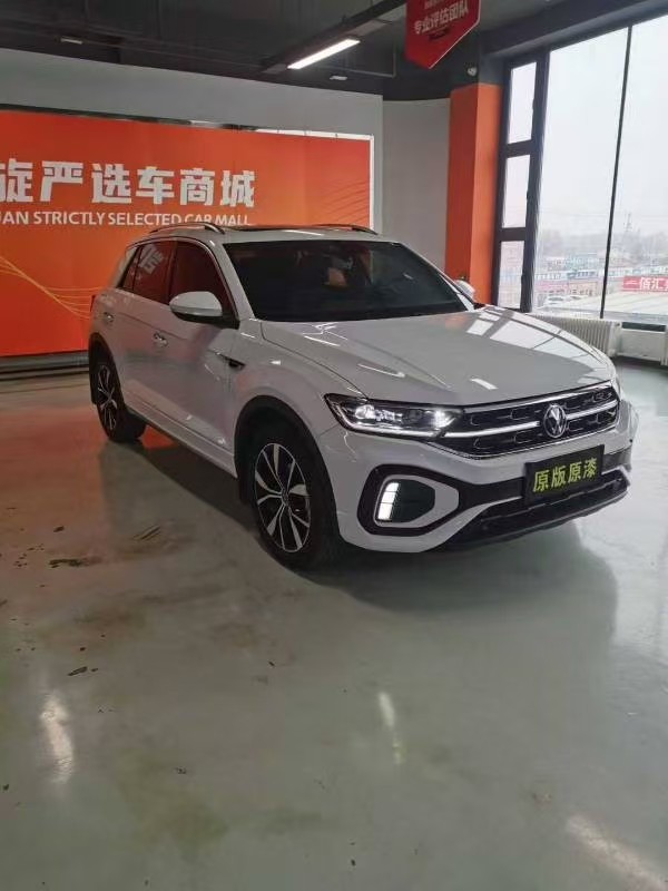 Volkswagen T-Roc 2023 car image #3