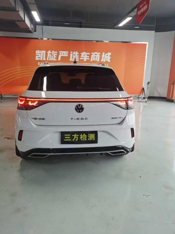 Volkswagen T-Roc 2023 car image #5