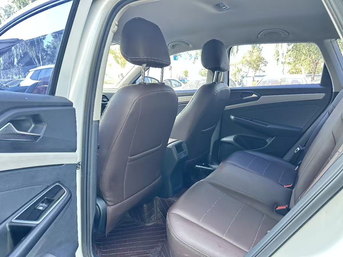 Jetta VS5 2023 car image #3