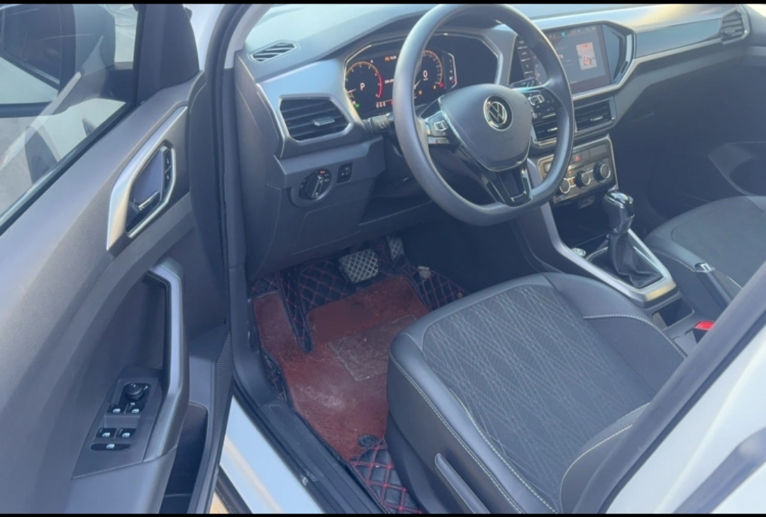 Volkswagen T-Cross 2023 car image #4