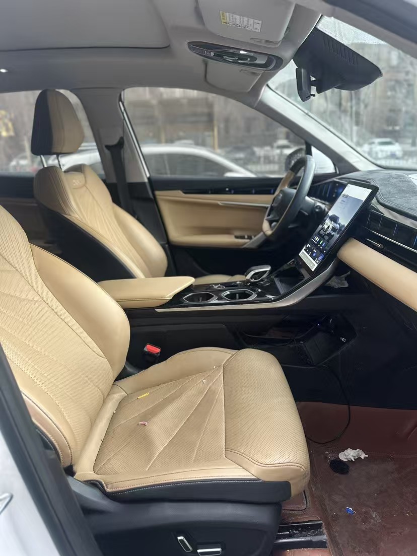 GEELY Boyue L 2024 car image #2