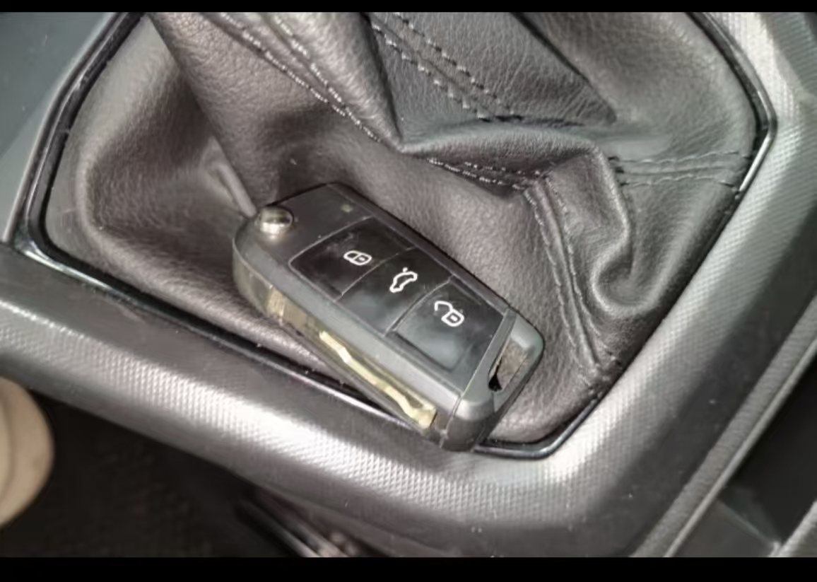 Volkswagen T-Cross 2023 #18 Volkswagen T-Cross 2023 car image #18