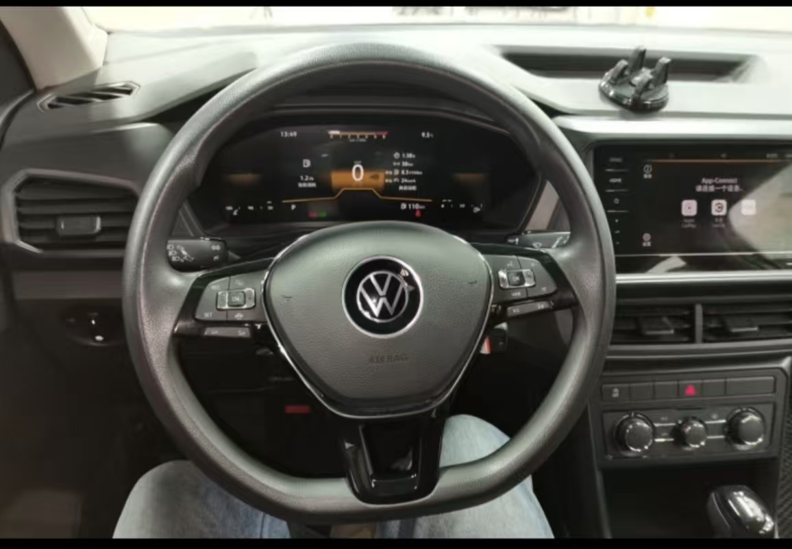 Volkswagen T-Cross 2023 #8 Volkswagen T-Cross 2023 car image #8