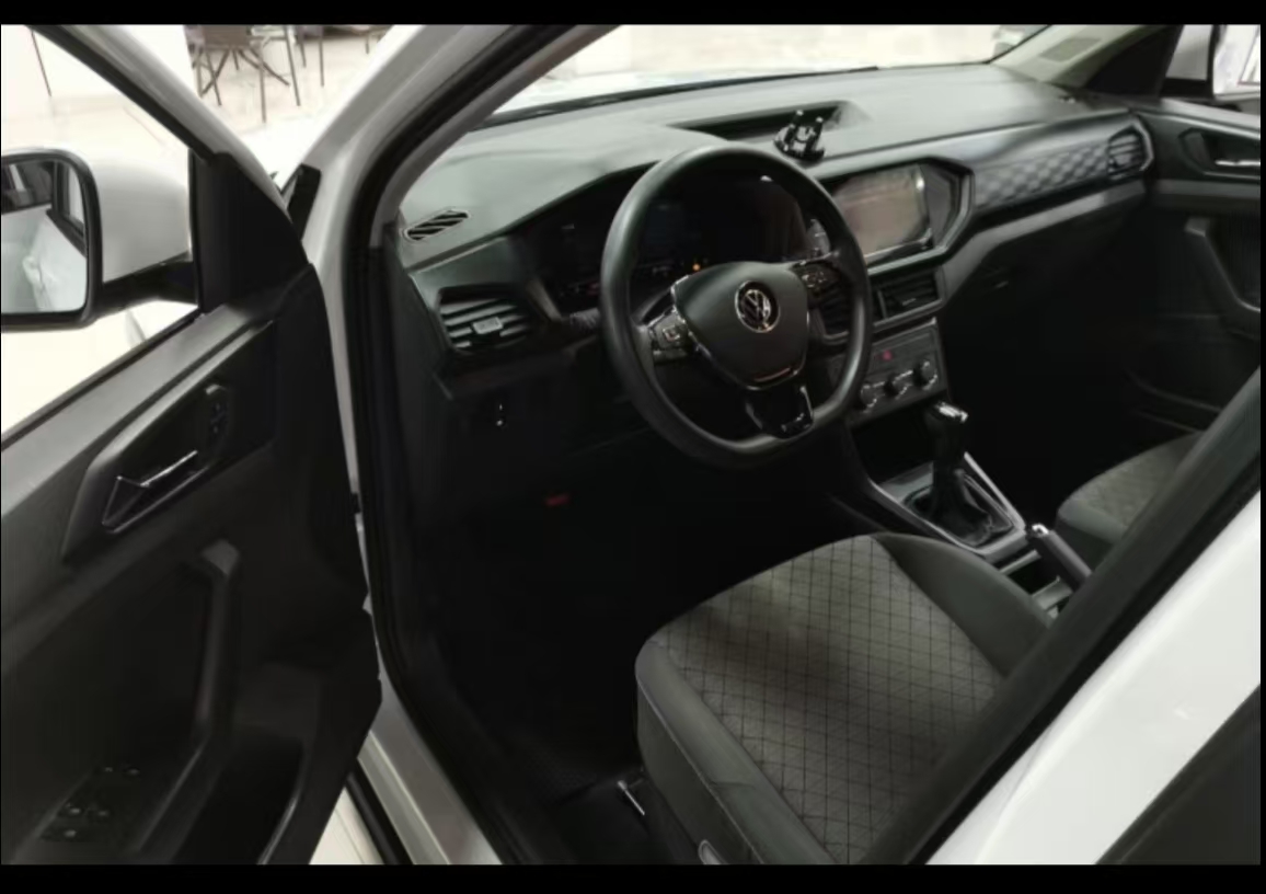 Volkswagen T-Cross 2023 #10 Volkswagen T-Cross 2023 car image #10