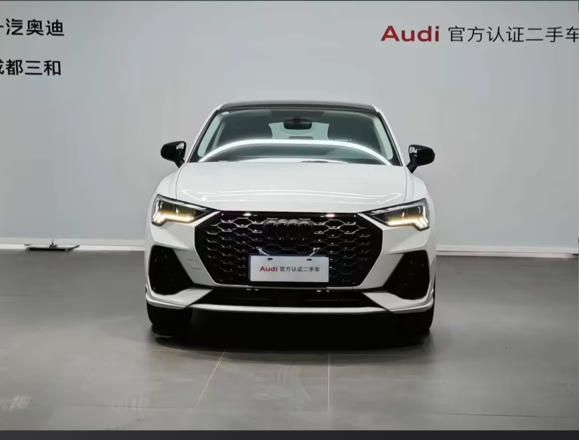 Audi Q3 2023 car image #7