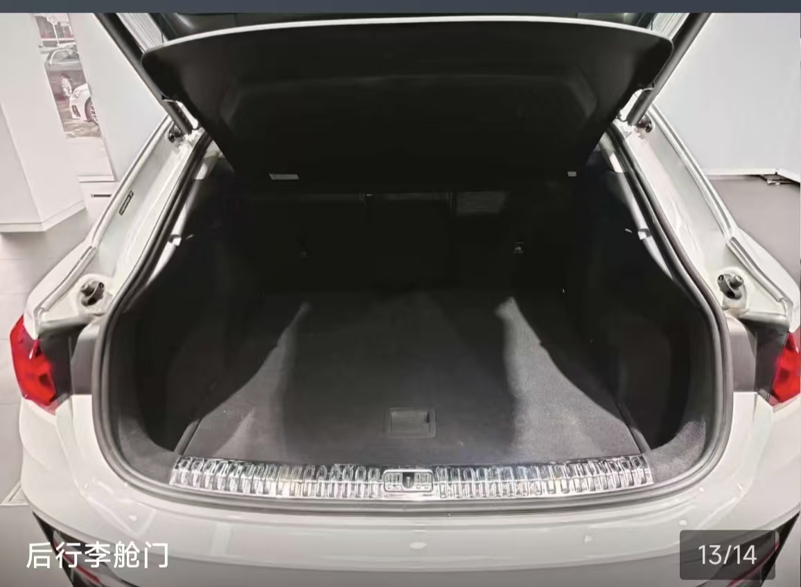 Audi Q3 2023 car image #12