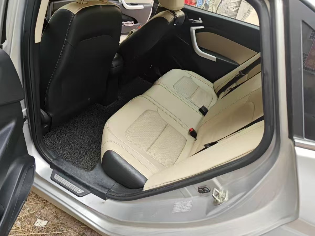 Changan Alsvin V7 2015 #5 Changan Alsvin V7 2015 car image #5