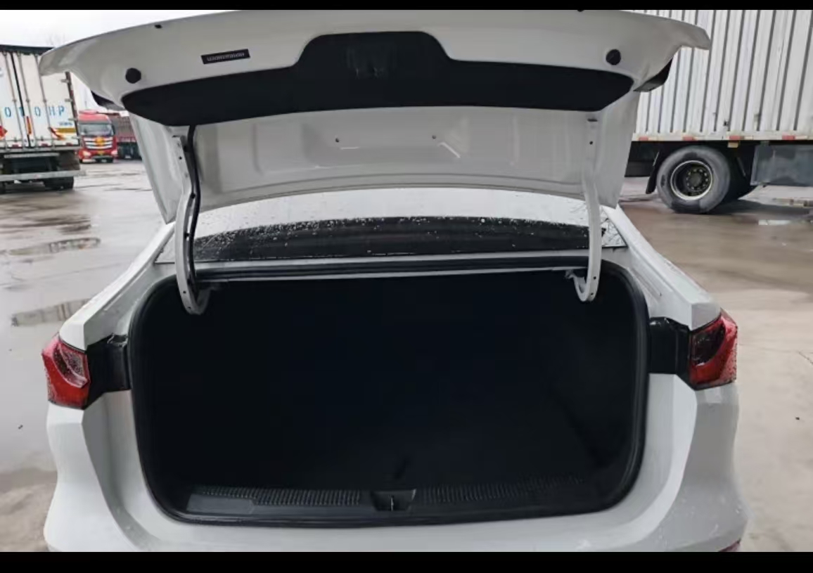 Roewe i5 2024 car image #6
