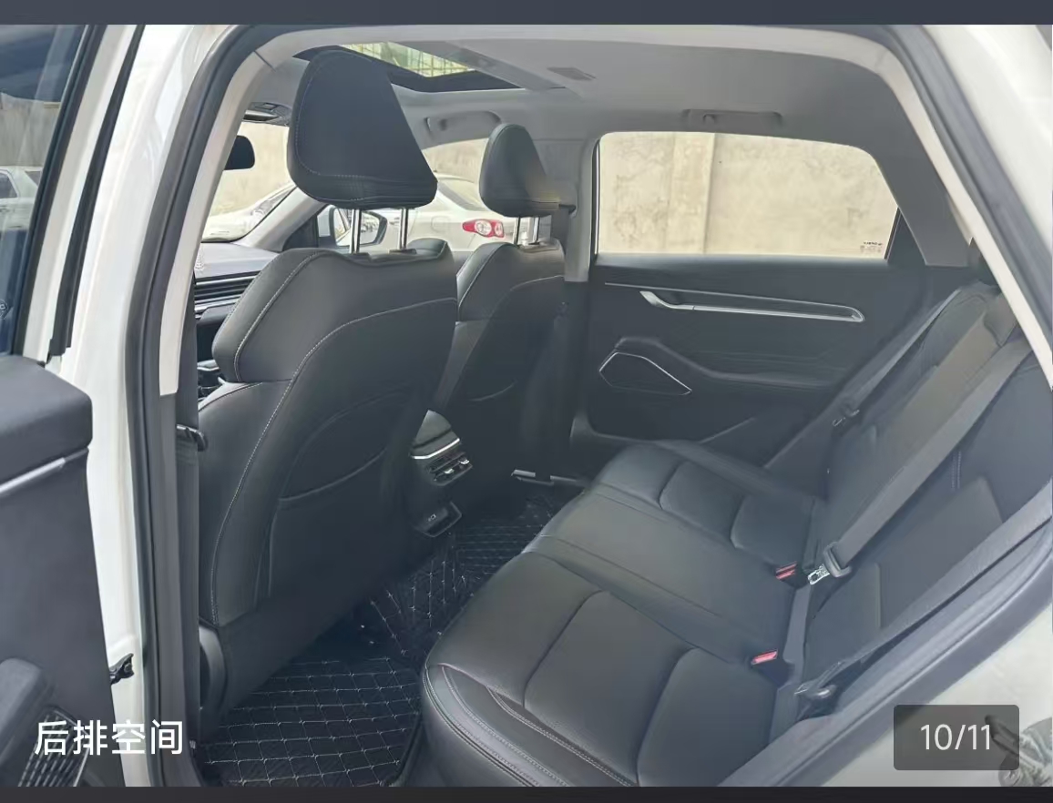 GEELY Emgrand 2024 car image #2