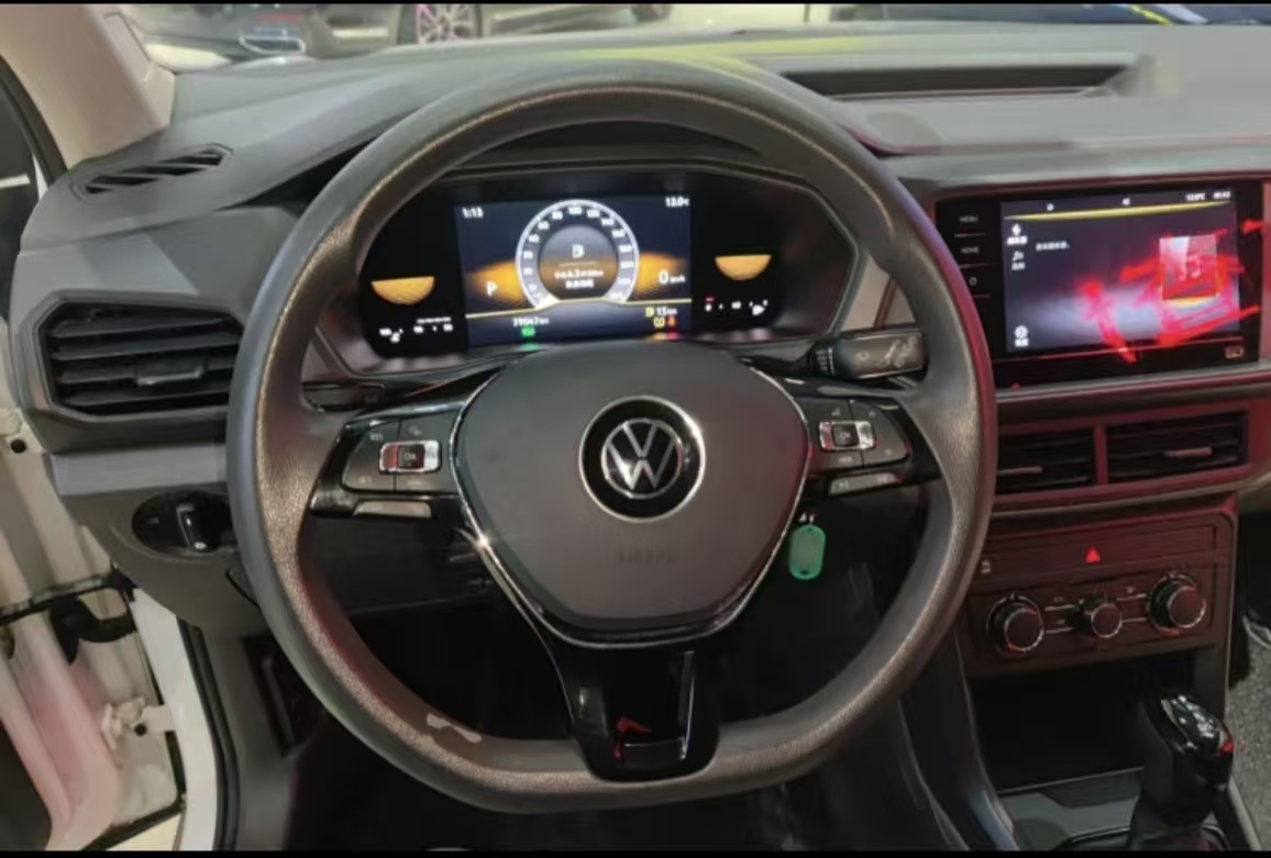 Volkswagen T-Cross 2023 car image #10