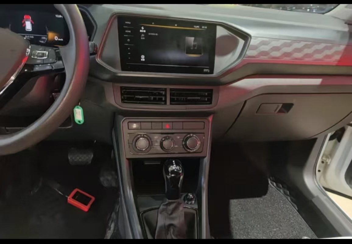 Volkswagen T-Cross 2023 car image #19