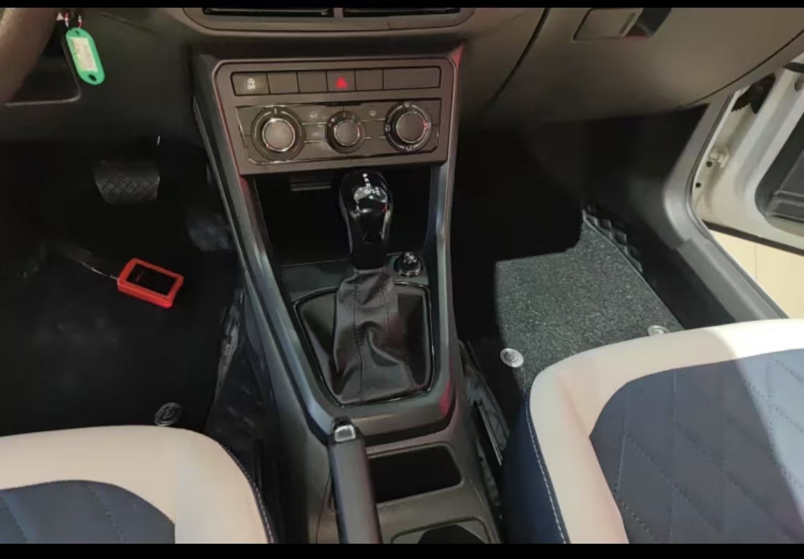 Volkswagen T-Cross 2023 car image #4