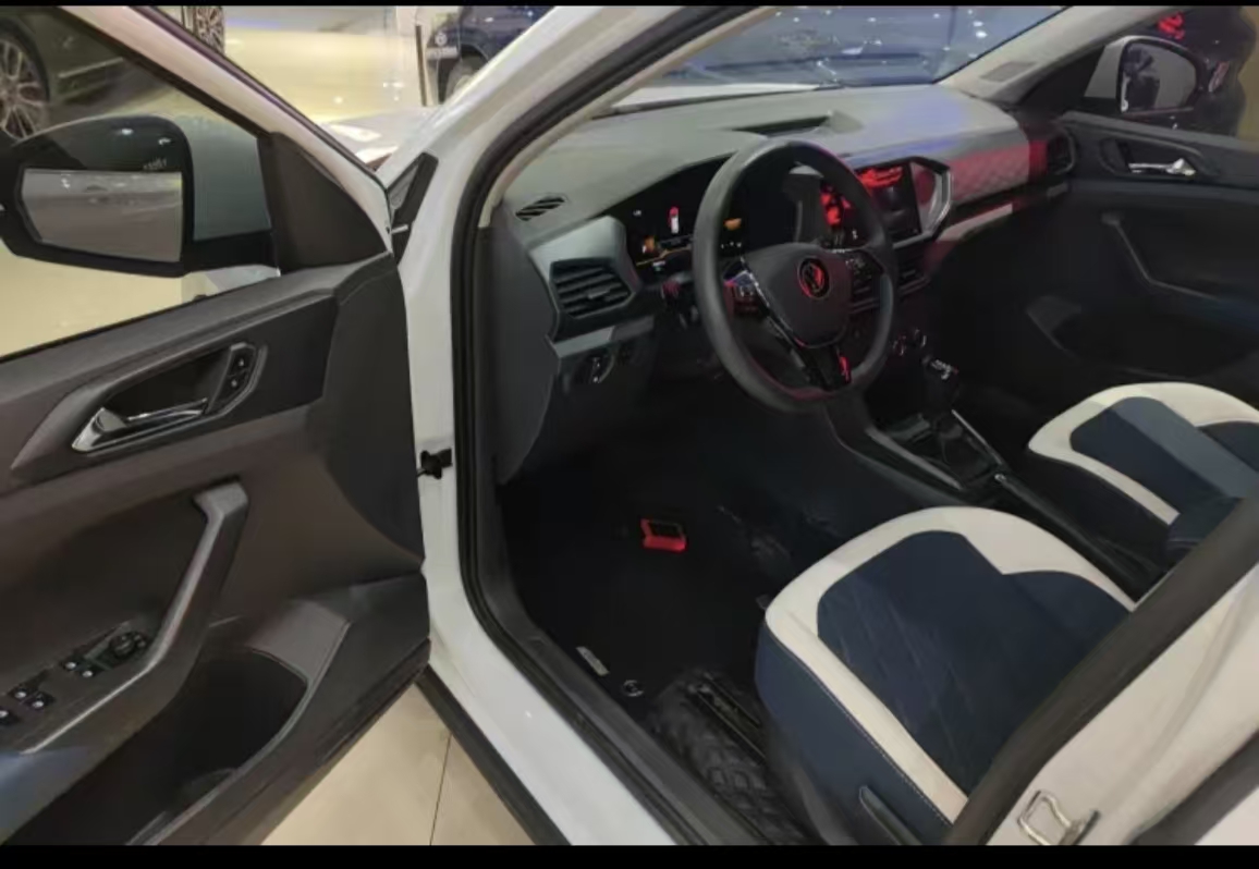 Volkswagen T-Cross 2023 car image #11