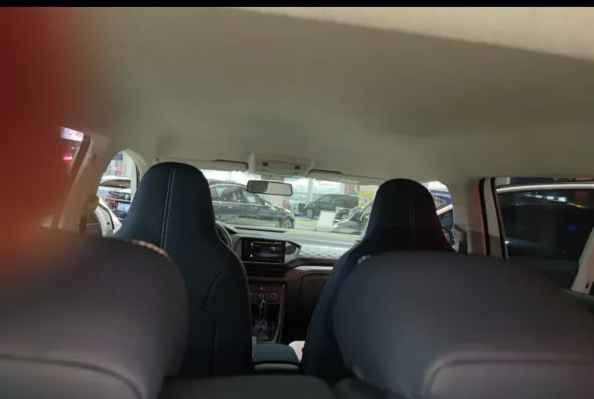 Volkswagen T-Cross 2023 car image #2