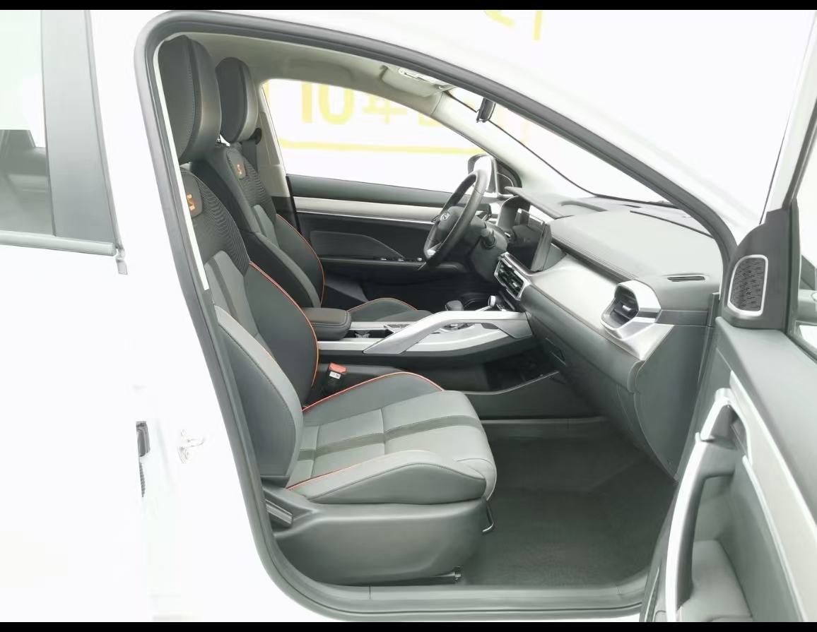 GEELY Coolray 2025 car image #15