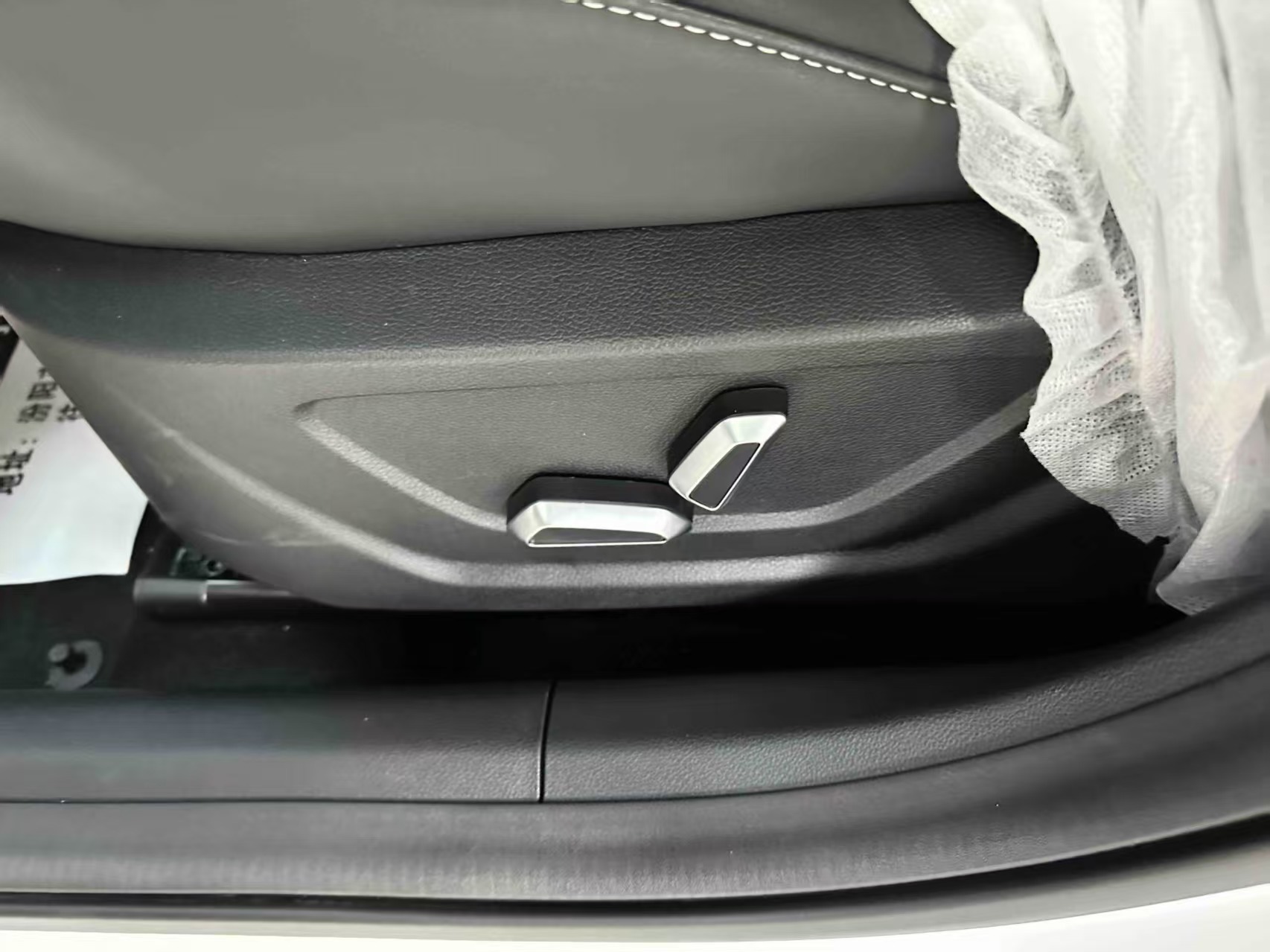 GEELY Coolray 2025 car image #13