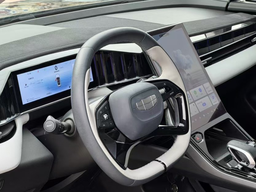 GEELY Boyue L 2023 car image #19