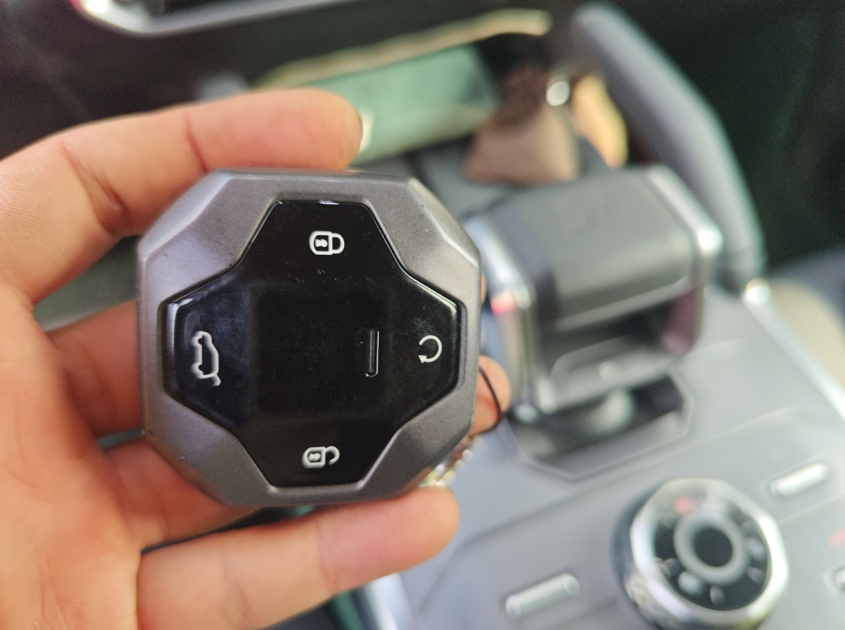 Jetour Traveller 2023 car image #10