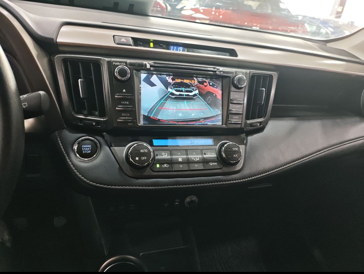 Toyota RAV4 2015 car image #3