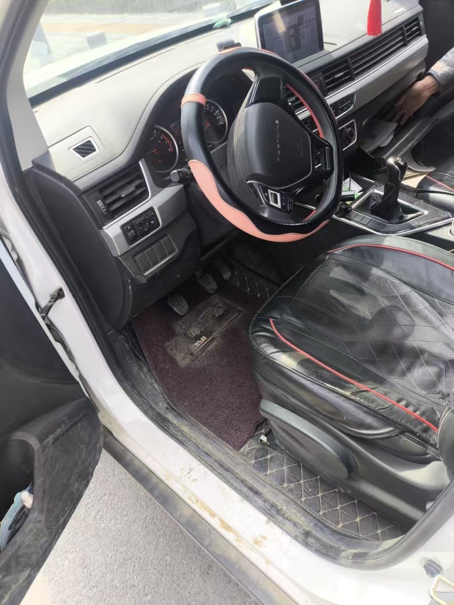 Forthing SX6 2023 car image #4