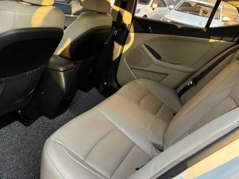 起亚 起亚K5 2018 汽车图片 #2