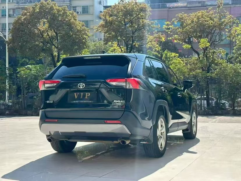 Toyota RAV4 2021 car image #3