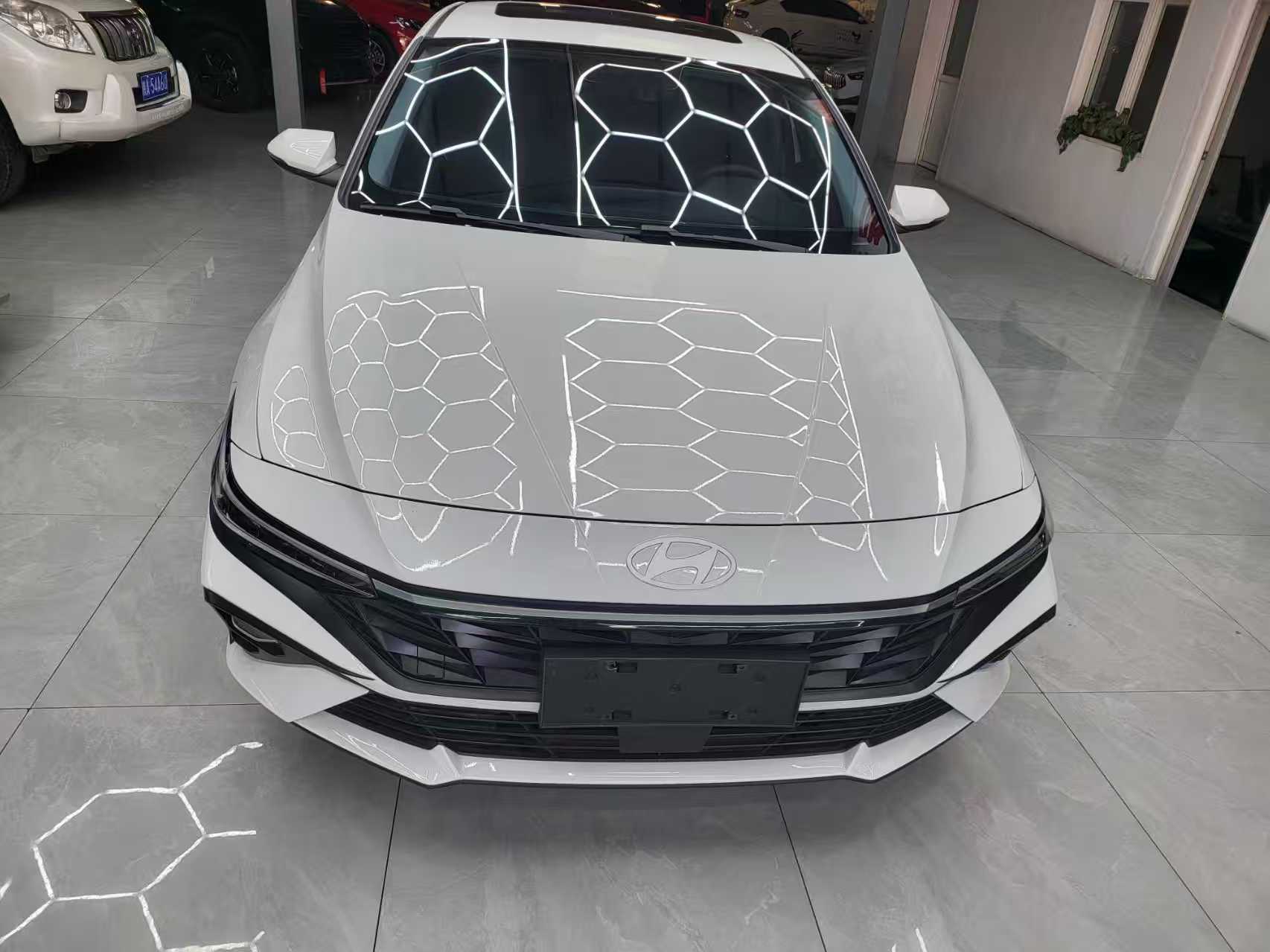 Hyundai Elantra 2024 car image #3