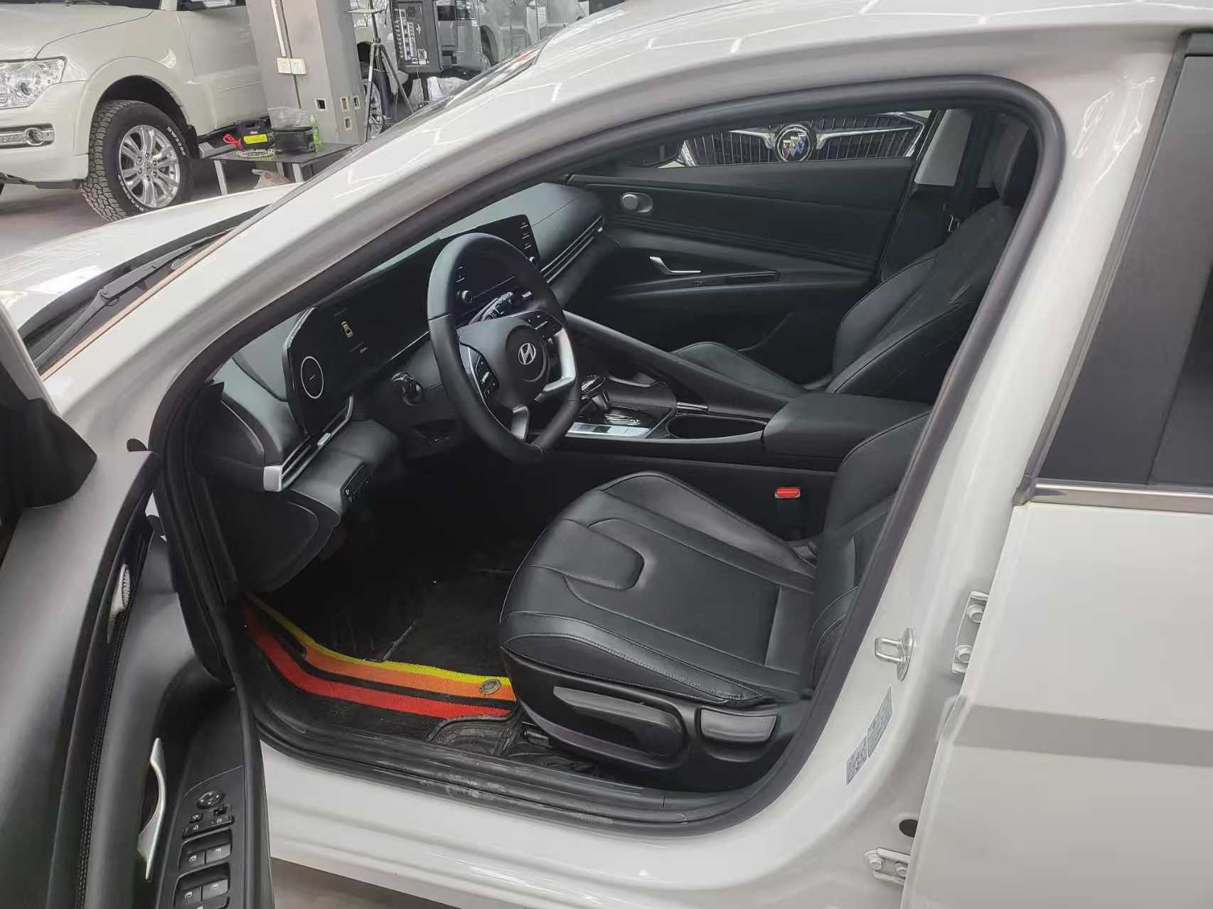 Hyundai Elantra 2024 car image #4