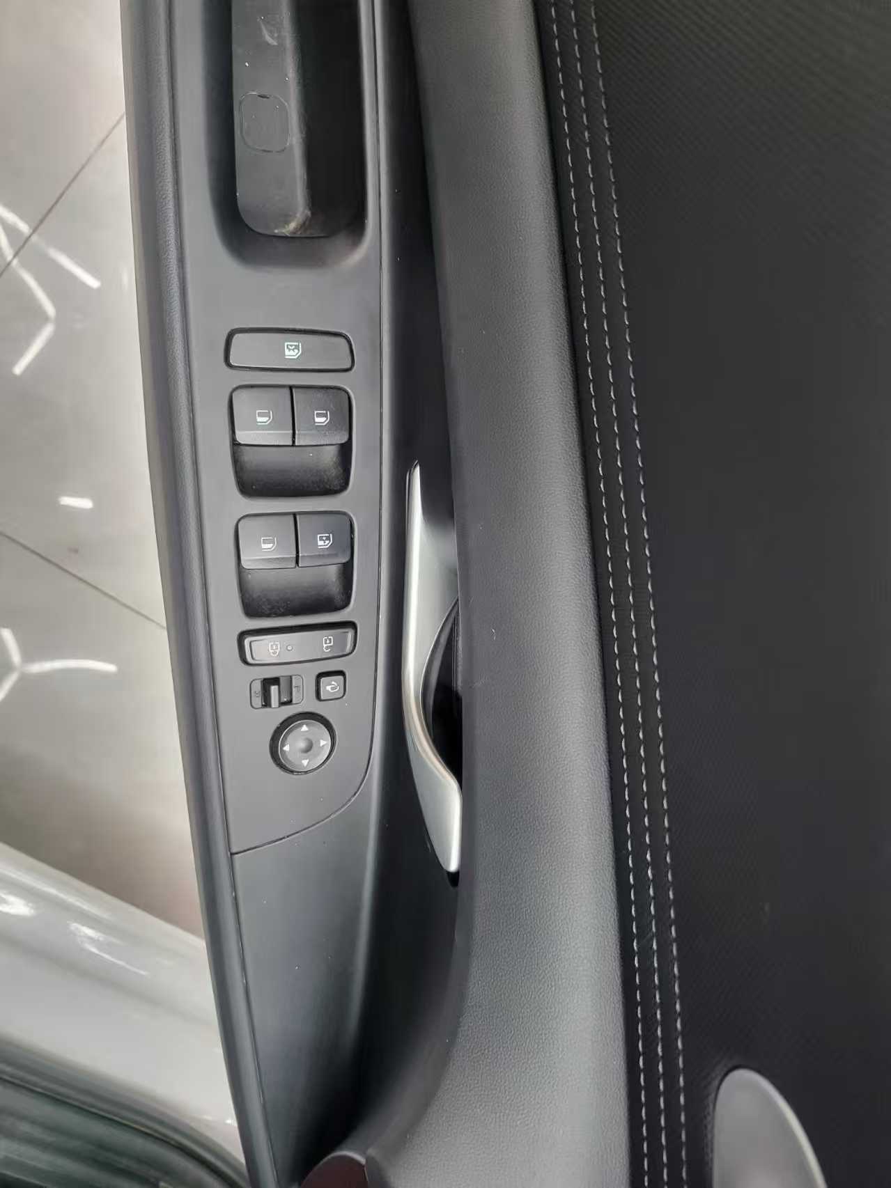 Hyundai Elantra 2024 car image #9