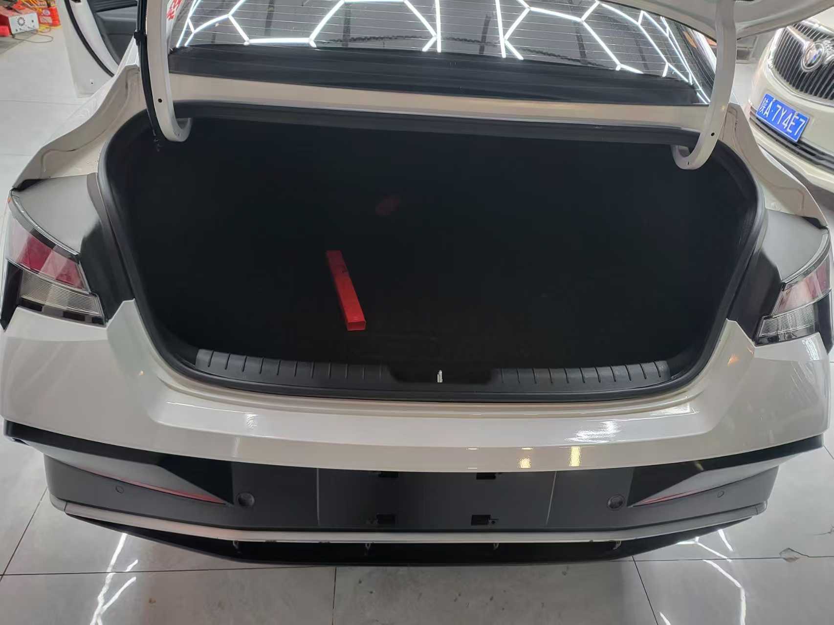 Hyundai Elantra 2024 car image #6