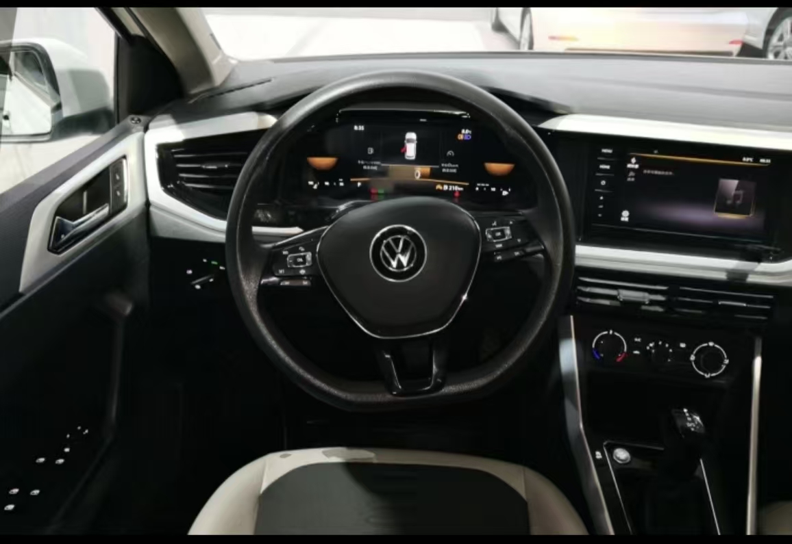 Volkswagen Polo 2023 car image #17