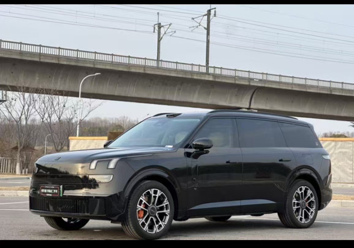 Lynk & Co 900 2025 Lynk & Co 900 2025 car image