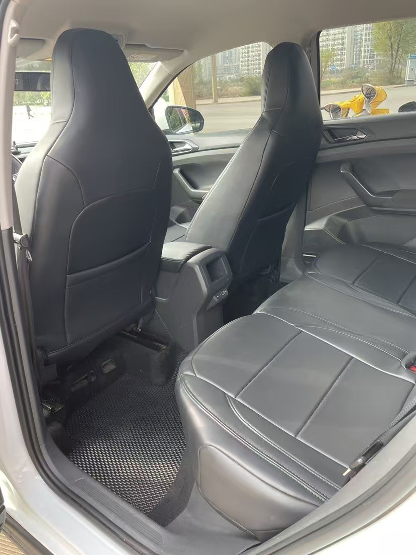Volkswagen T-Cross 2023 car image #3