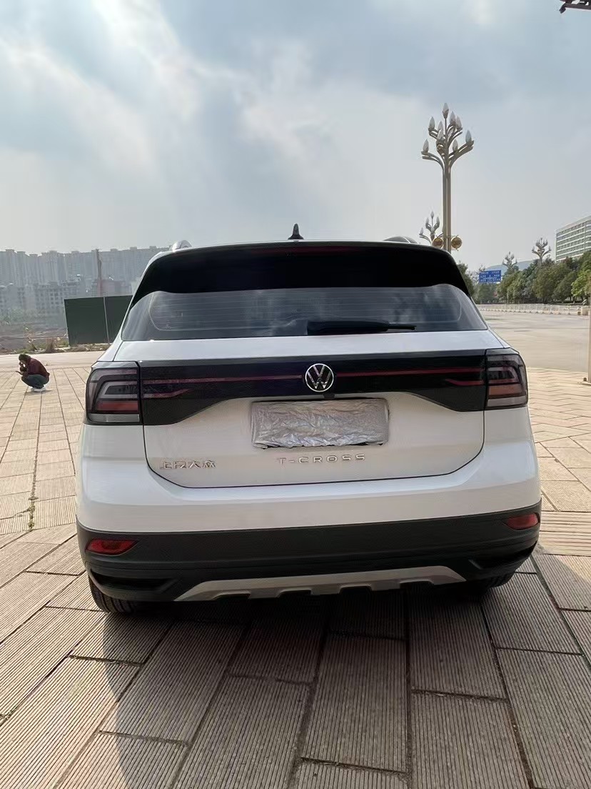 Volkswagen T-Cross 2023 car image #8