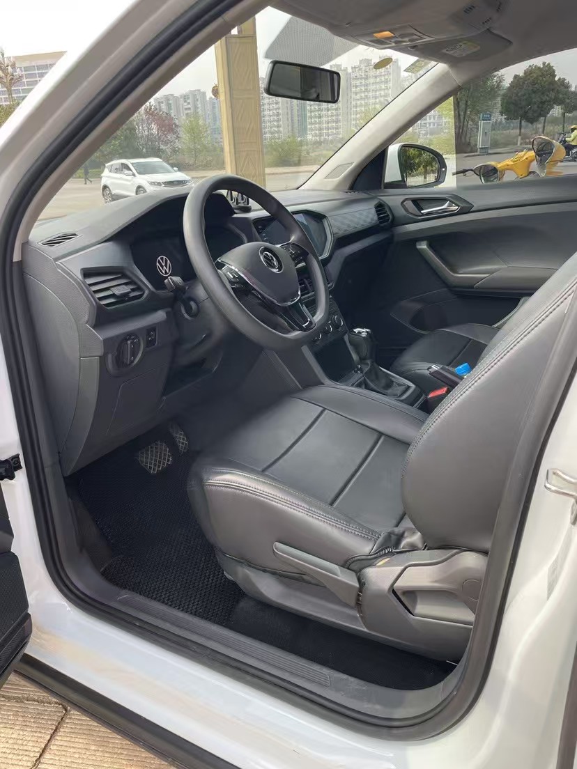 Volkswagen T-Cross 2023 car image #4