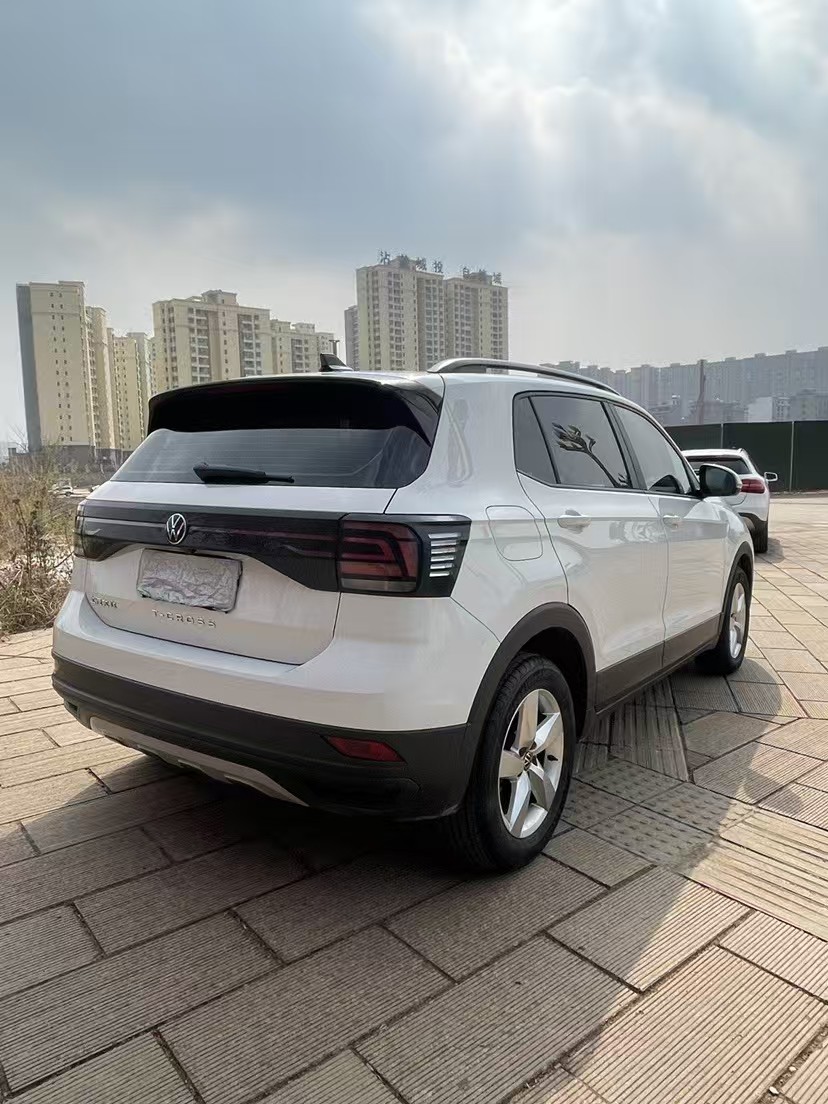 Volkswagen T-Cross 2023 car image #9