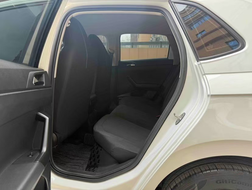 Volkswagen Polo 2023 car image #3