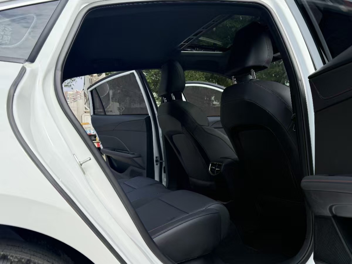 MG 5 2025 car image #2