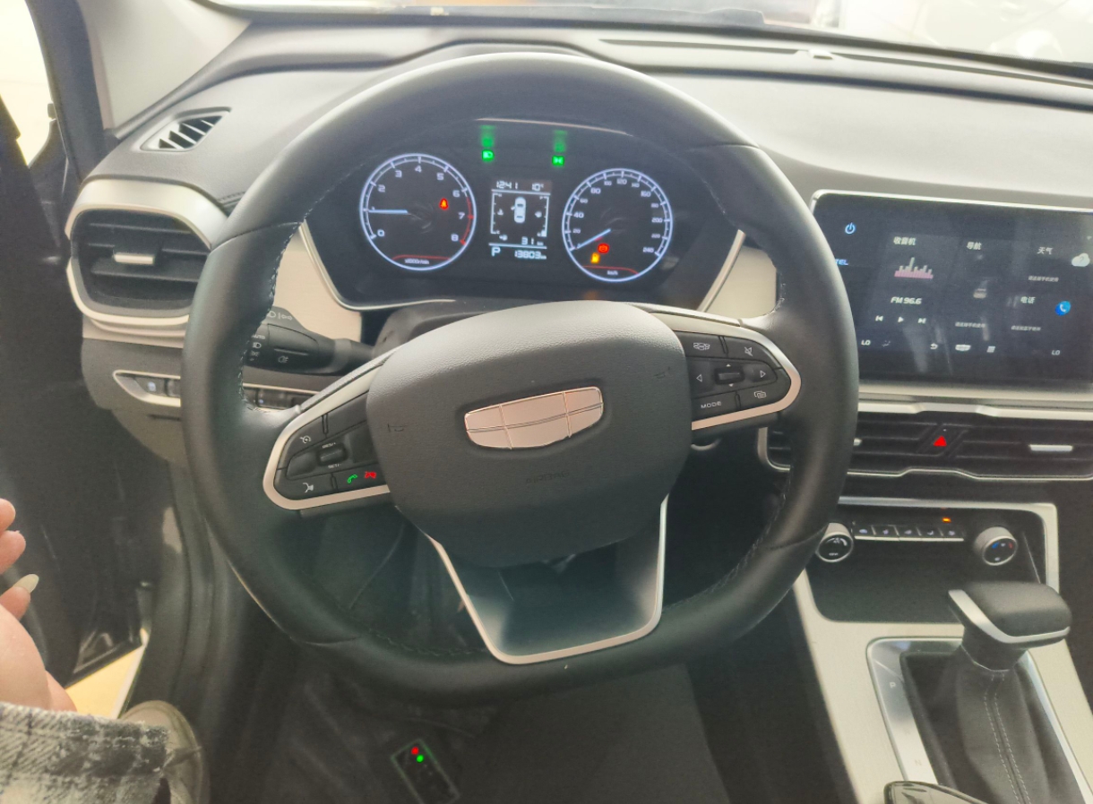 GEELY Coolray 2024 #4 GEELY Coolray 2024 car image #4