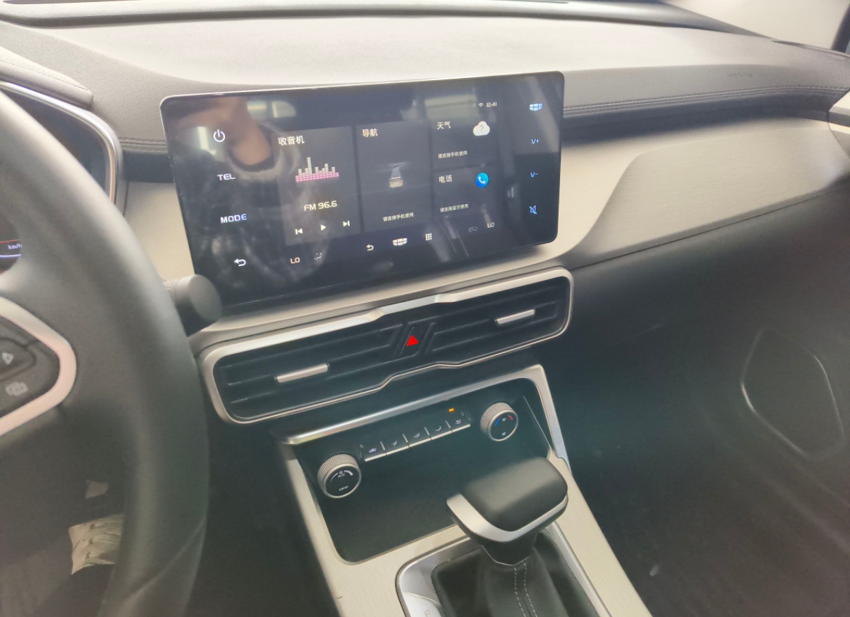 GEELY Coolray 2024 #5 GEELY Coolray 2024 car image #5