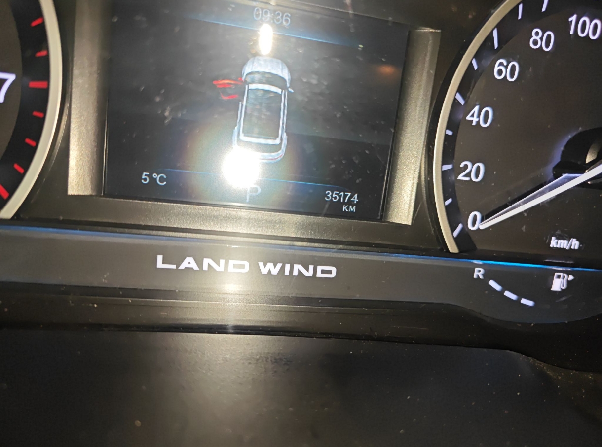 2018 car image #10