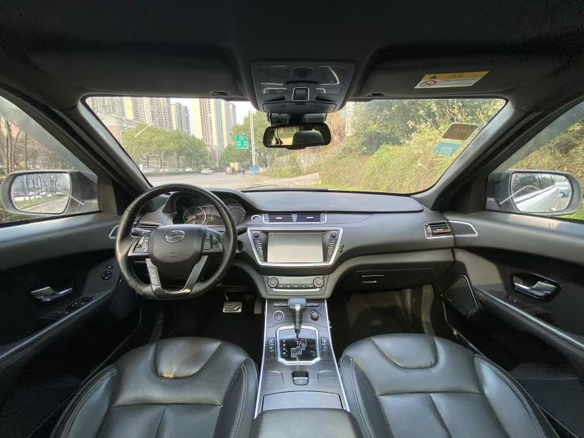 2015 car image #2