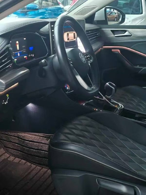 Volkswagen Sagitar 2023 immagine di auto #3