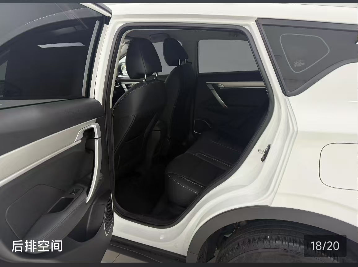 GEELY Coolray 2025 #17 GEELY Coolray 2025 car image #17