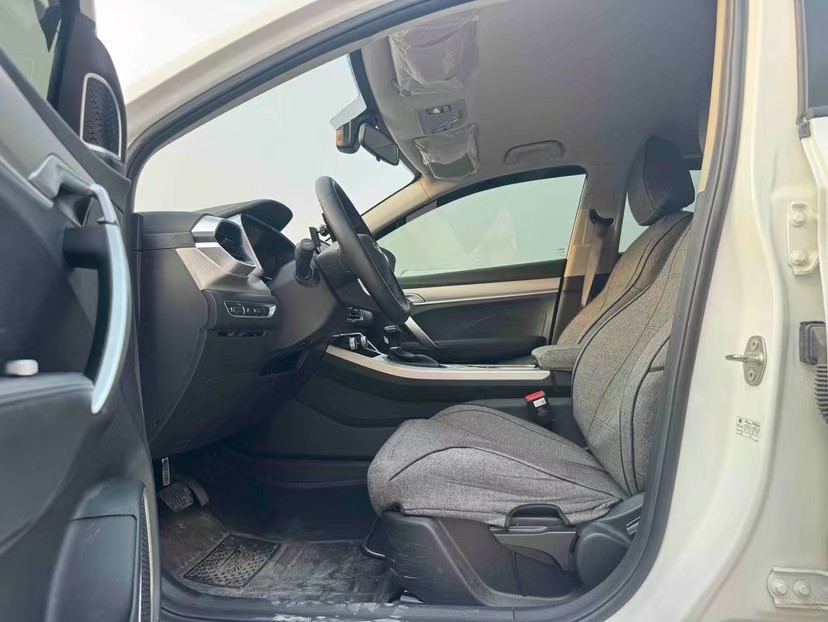 GEELY Coolray 2025 car image #6