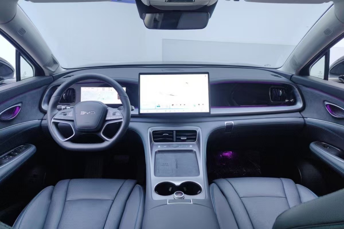 BYD Sea Lion 07 DM-i 2025 car image #3